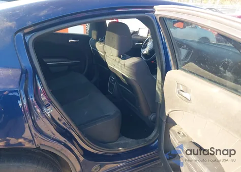 2015 Dodge Charger Sxt z USA, uszkodzony, nr VIN 2C3CDXHGXFH722015